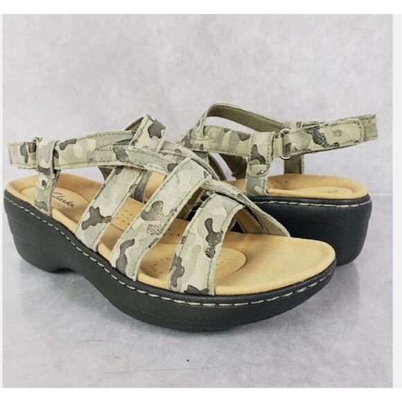 Clarks Merliah Rose dark Adjustable Back Strap Sandal Camo Green Size 10 - Picture 2 of 5